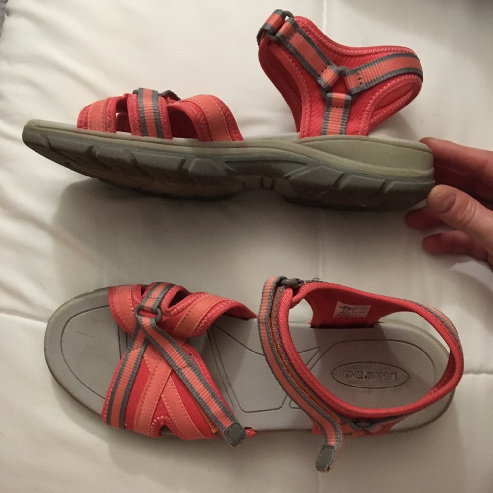 Lands End Summer Sandler’s size 10